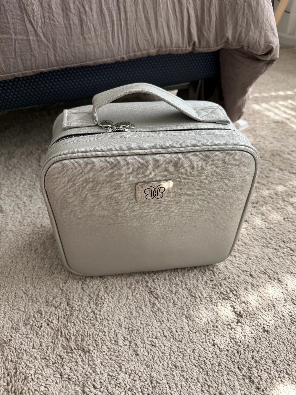 Source Unknown Black and Silver Hard-Case Cosmetic Train Case